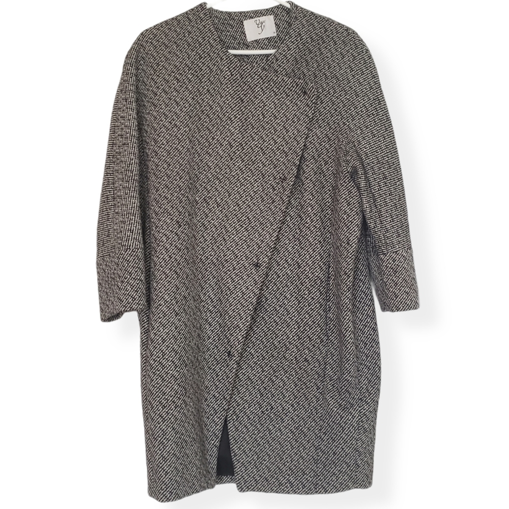 Very tweed assymetrical coat